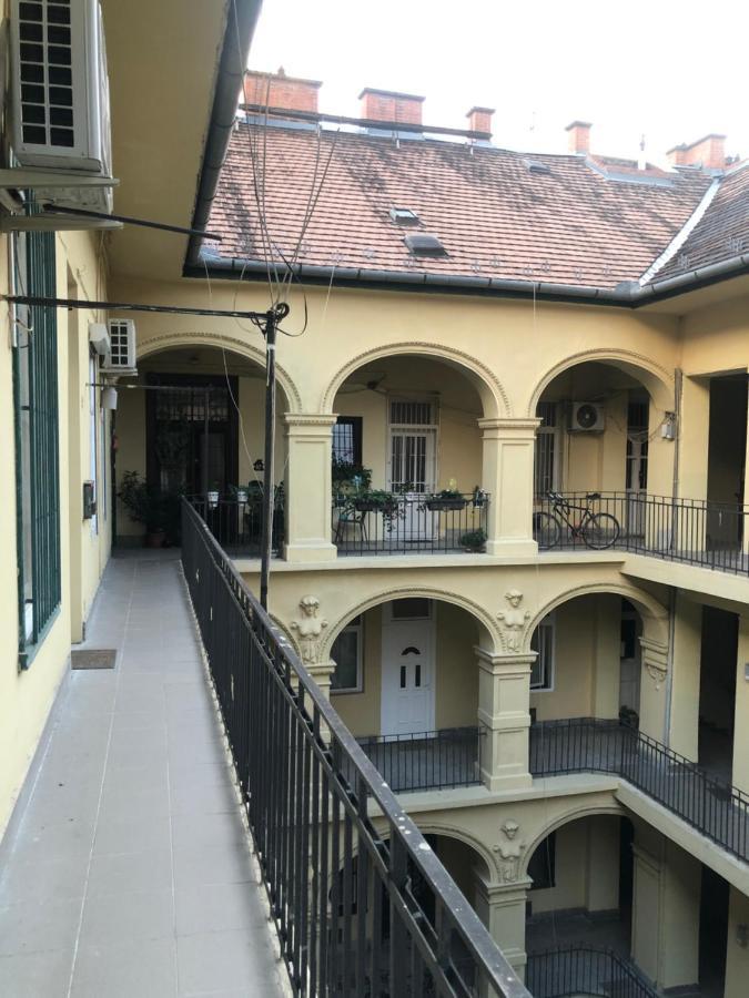 V57 Apartment Oktogon Budapest Kültér fotó
